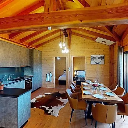 Woodland Village 3*